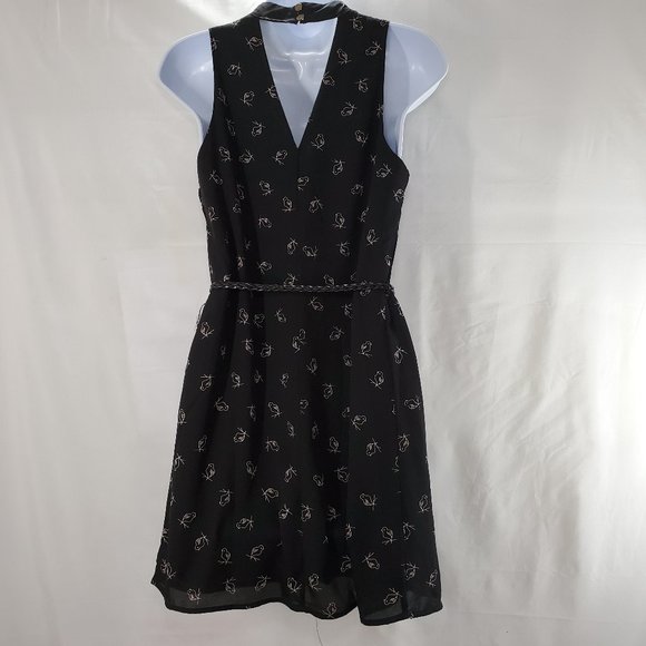 Women's V-neck mini black dress with braided belt - Picture 5 of 6